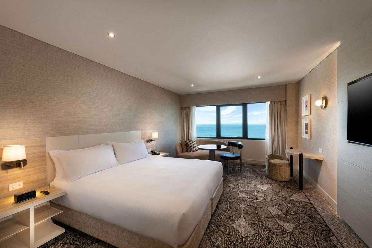 King Executive Room With Lounge Access, View