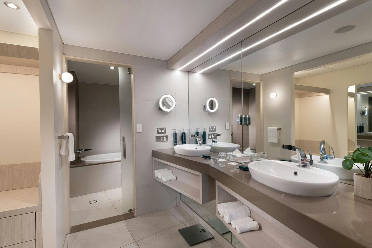 King One Bedroom Suite With lounge Access