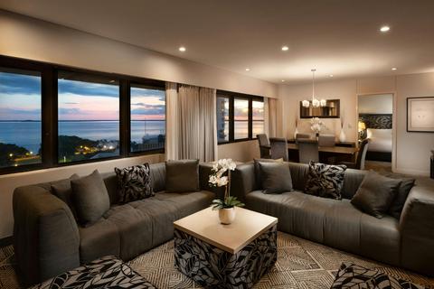 King Premier Suite With Lounge Access
