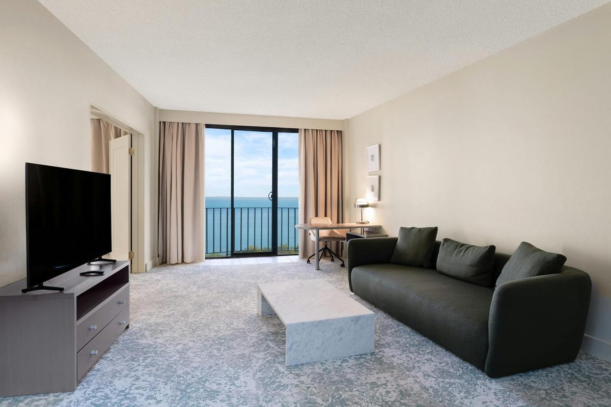 King Junior Suite with Harbour View
