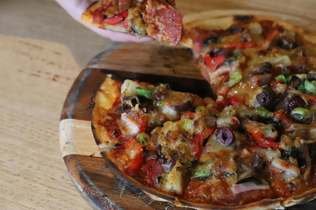 Pizza at the Tamar valley Resort