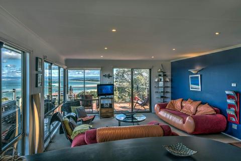 Aperture - Where Stunning Views Frame Your Perfect Escape!