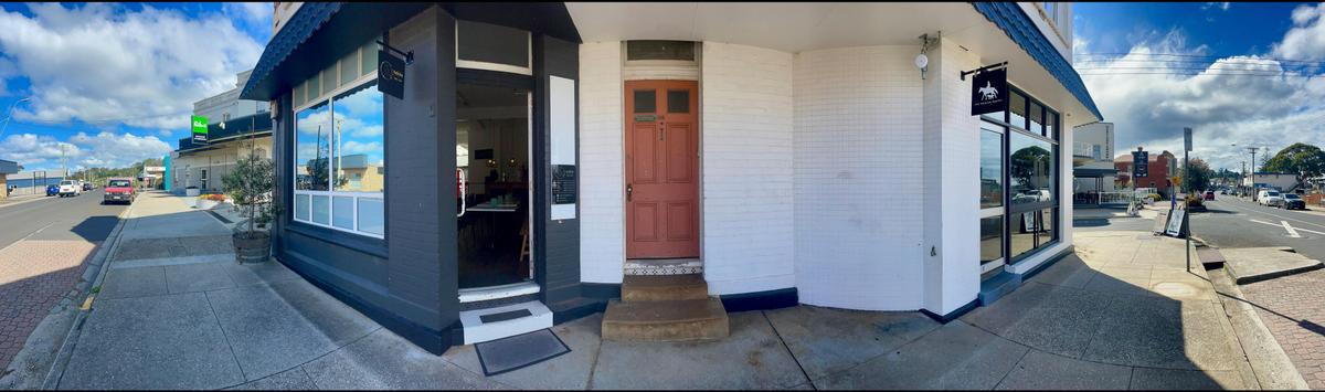 Adelie Wine Bar - Outside