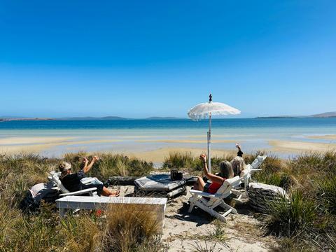 Dunalley Bay Distillery Beachfront Tasting Hut
