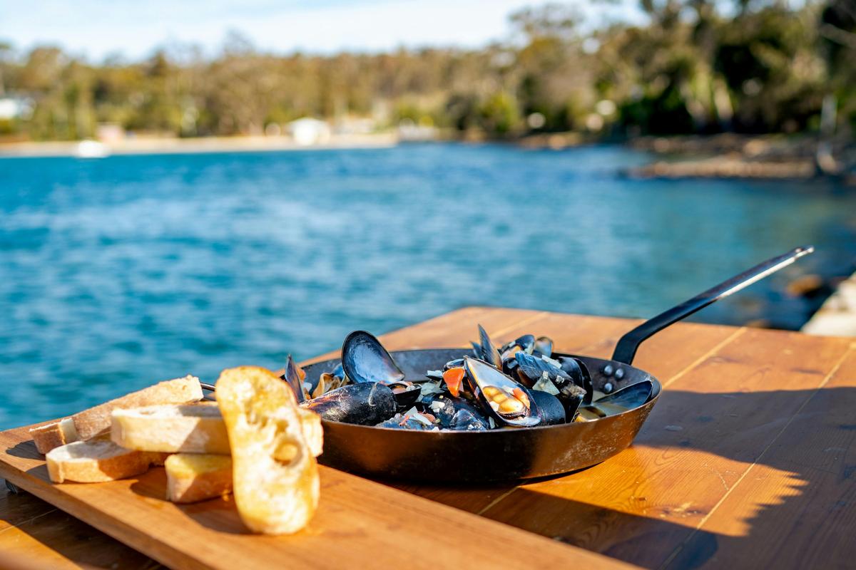 Fresh mussles being served at Pikes Point on the afternoon seafood experience