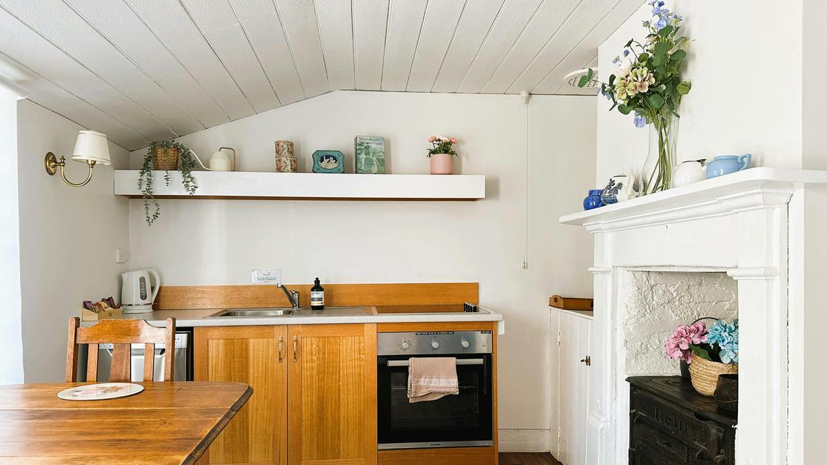 English Cottage - kitchen