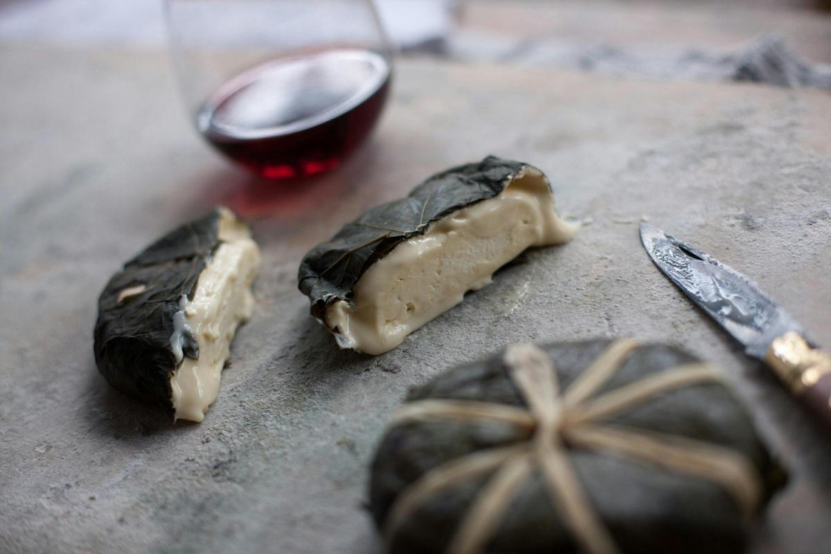 Oen - Cow's milk, washed rind, washed in Tasmanian Pinot Noir