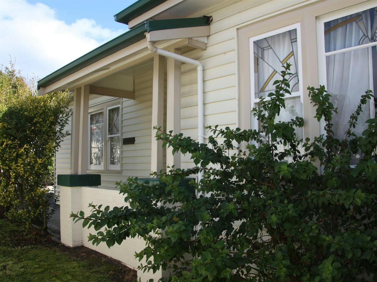 Amy Cottage Circa 1940 3bdrm/2 bathroom