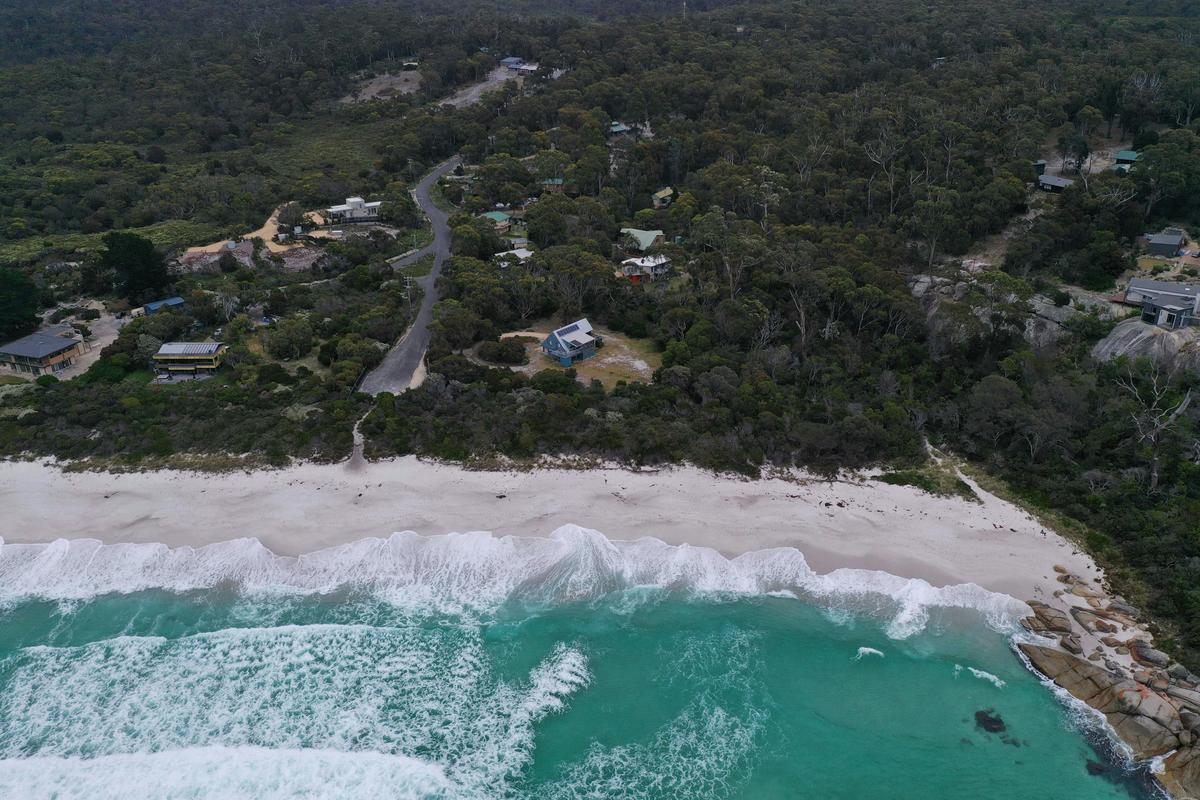 The quiet end of Binalong Bay, close to the beach and no crowds