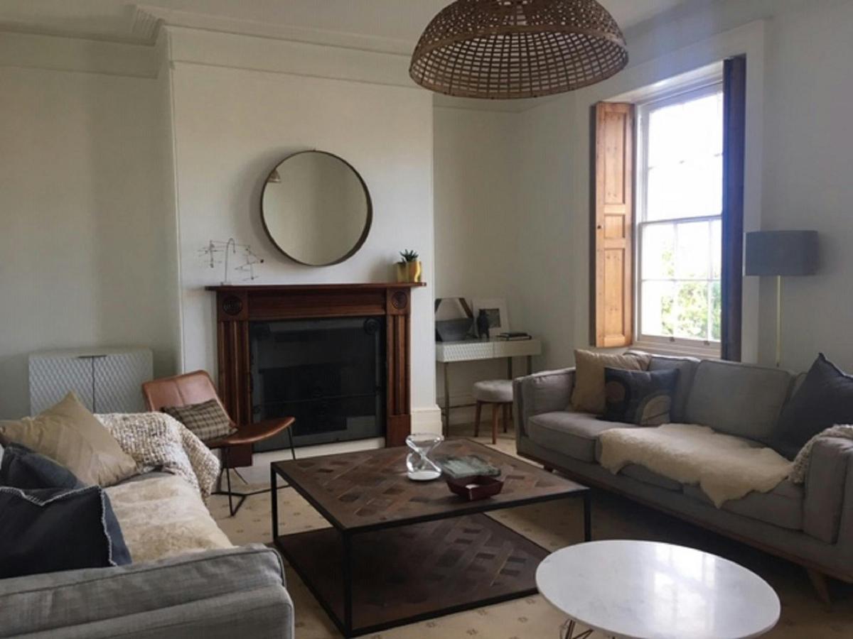 Spacious tasteful lounge seating