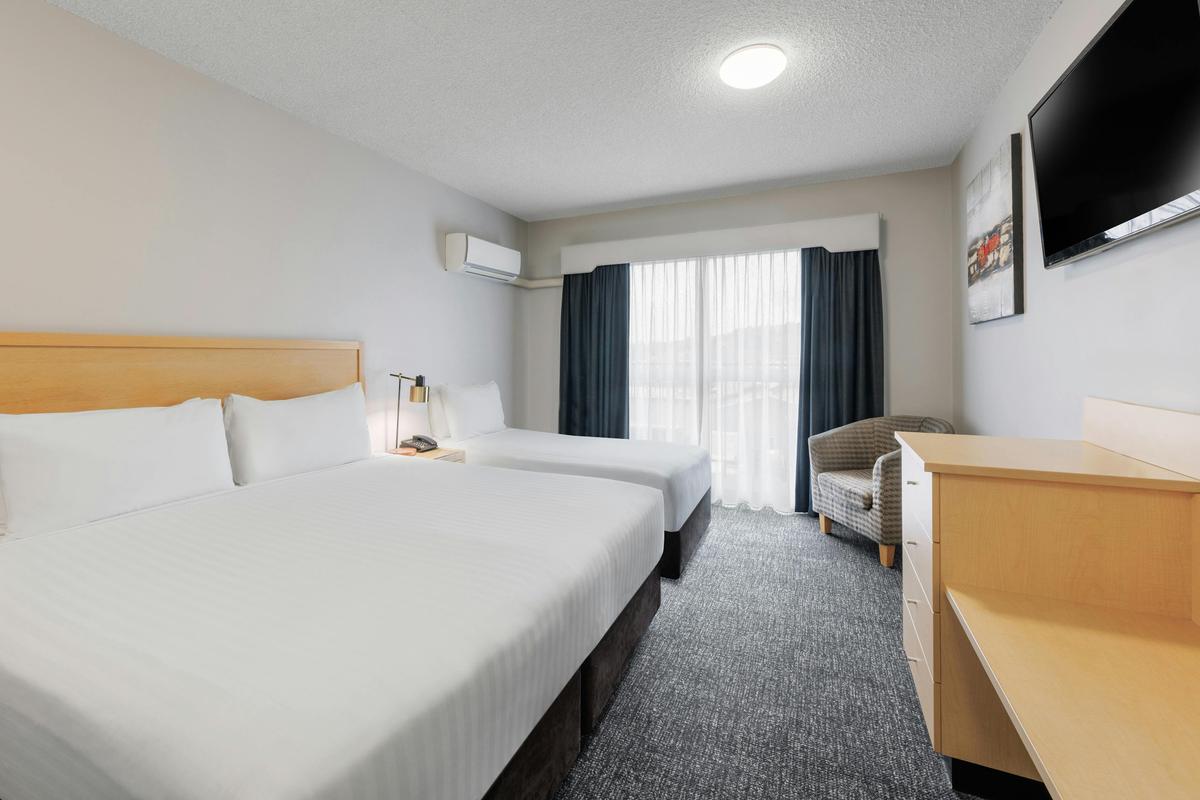 King and Single Room- Triple