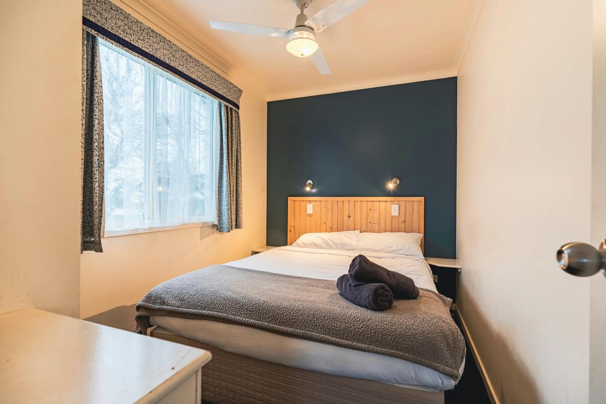 Family Cabin (Sleeps 4)