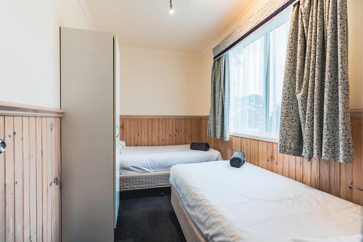 Family Cabin (Sleeps 4)