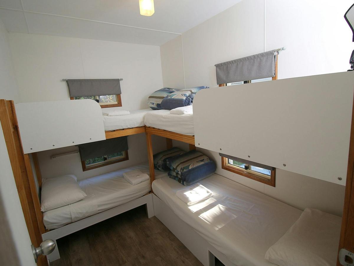 Cabin (Family)