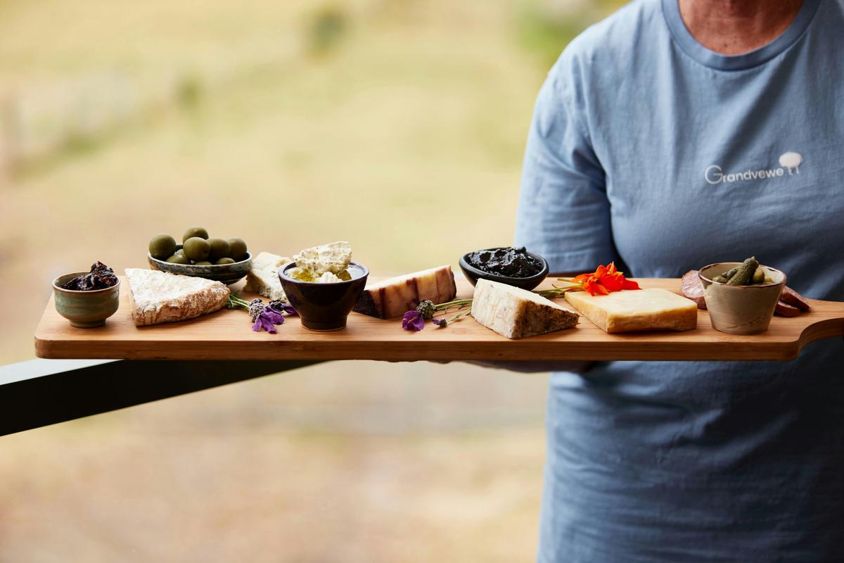 Huon Valley Safaris - Food, Cider & Gin Tour