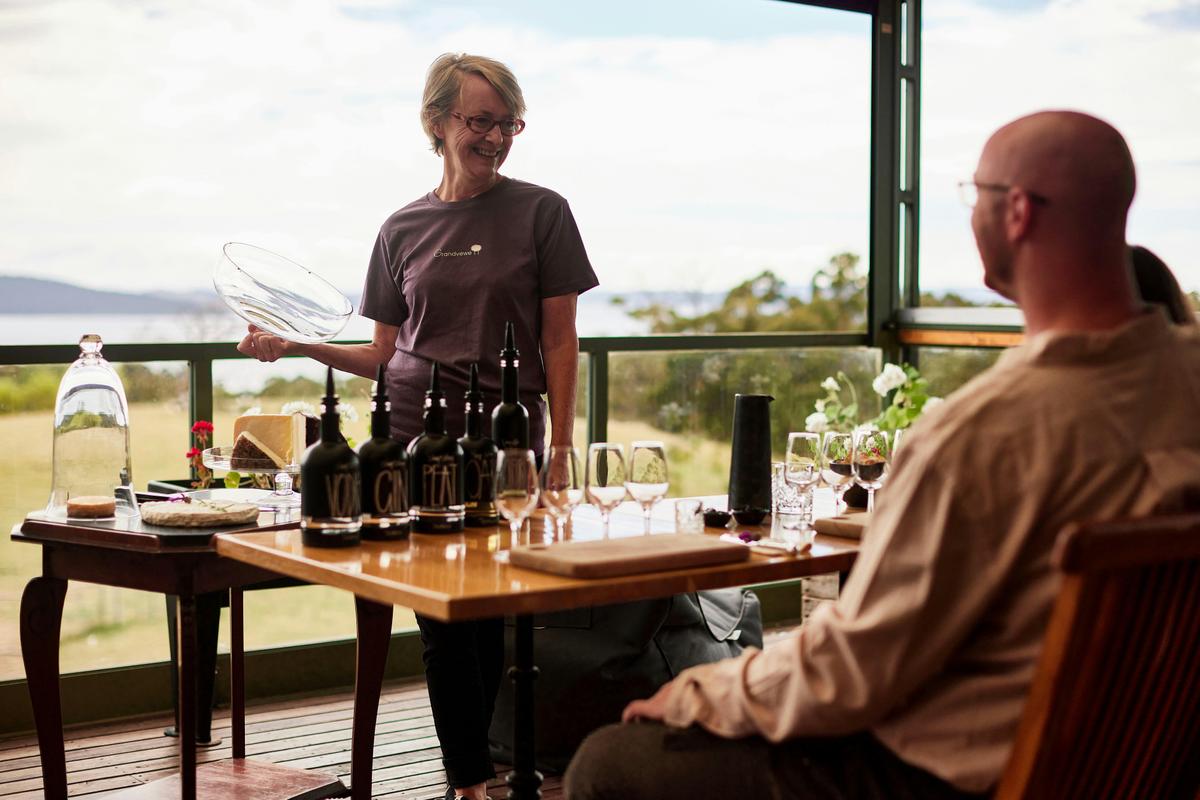 Huon Valley Safaris - Food, Cider & Gin Tour