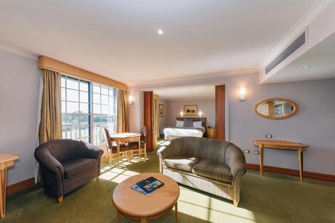 Golf View Suite (Manor)