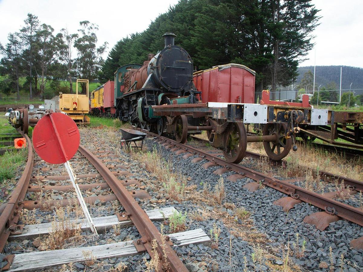 Yard rolling stock