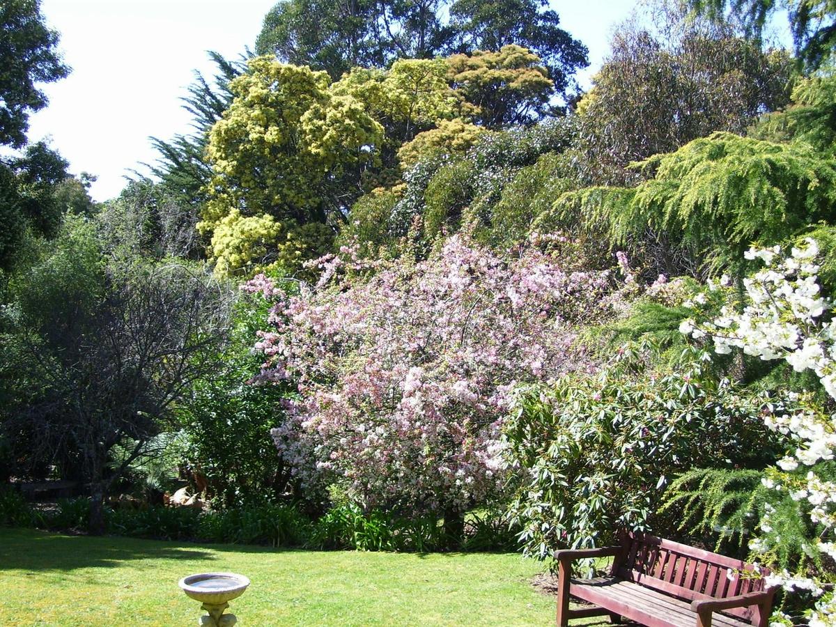 Award Winning Parkland Gardens