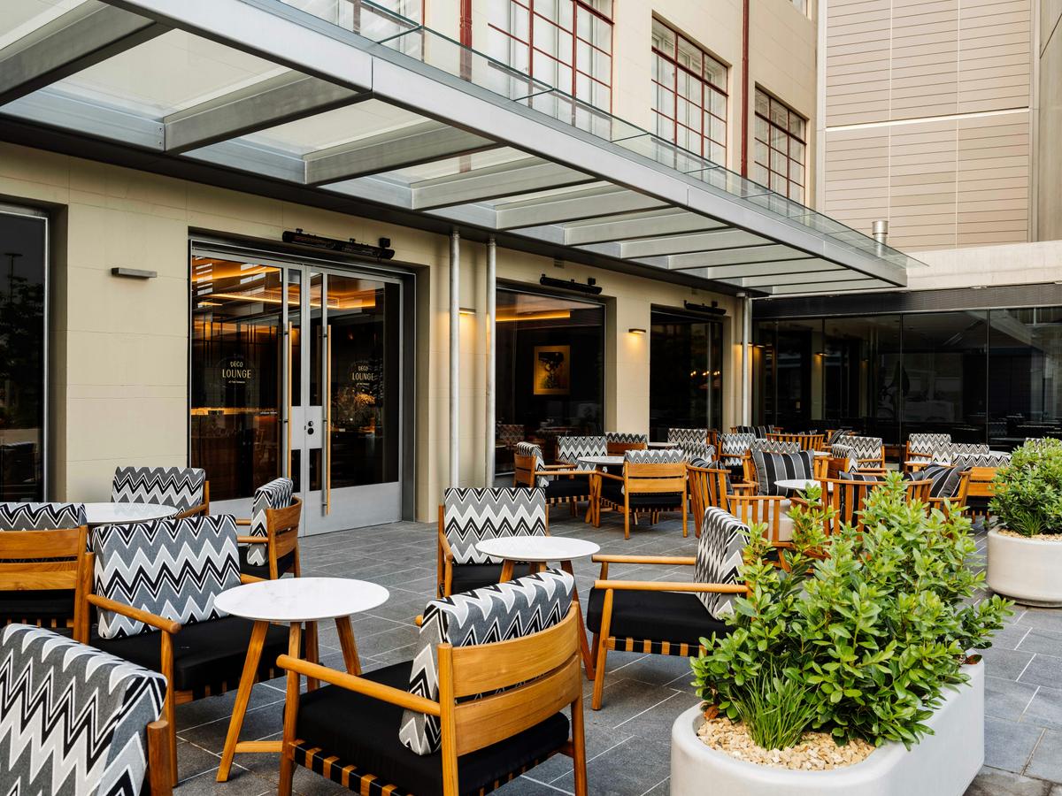 Deco Lounge - Terrace on Parliament Square