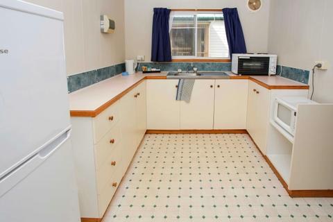 Economy Cabin - Sleeps 4