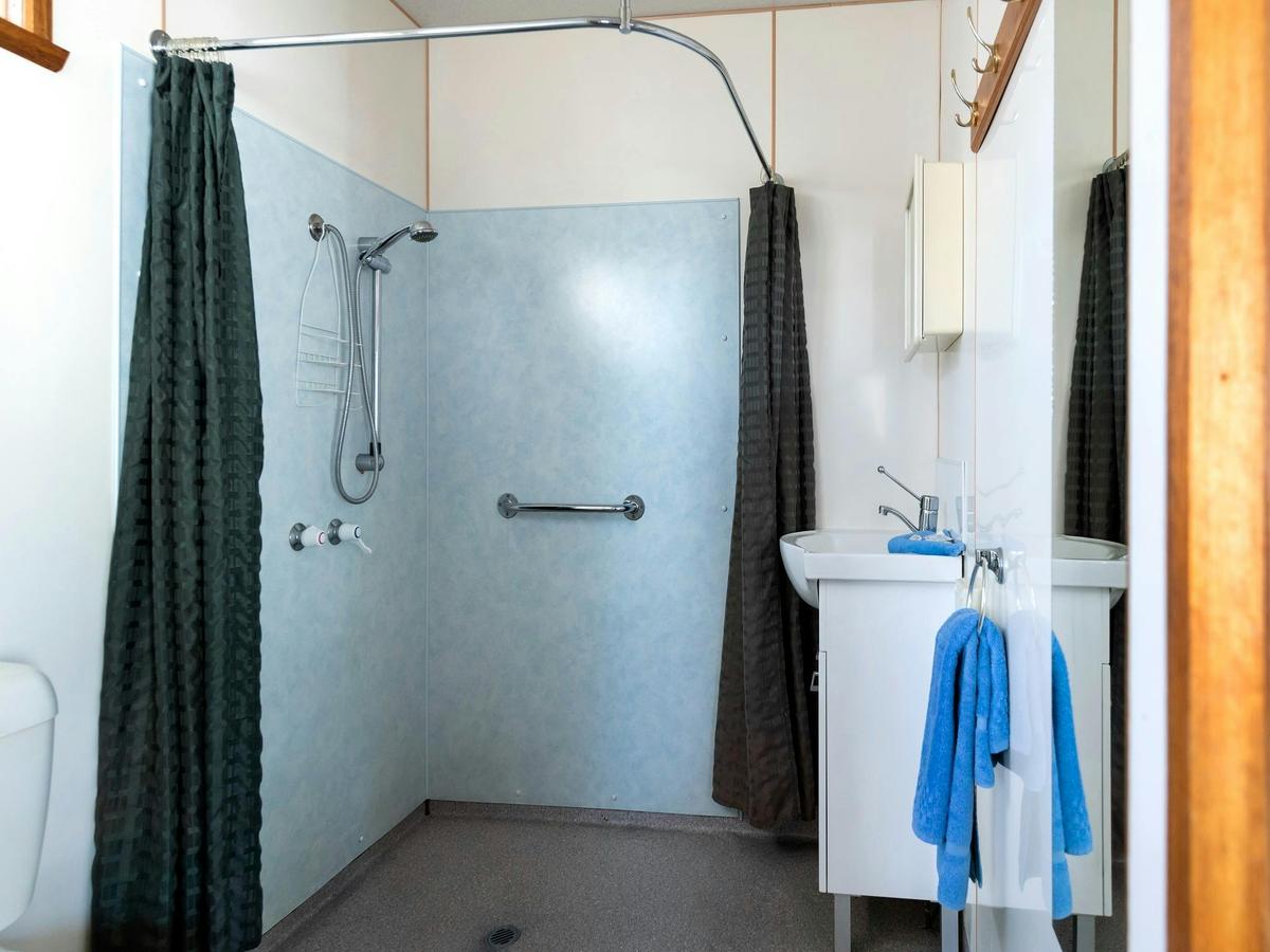 Standard Access Cabin