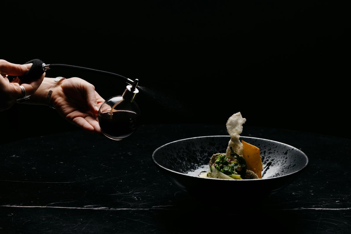 Faro Restaurant + Bar, Pharos