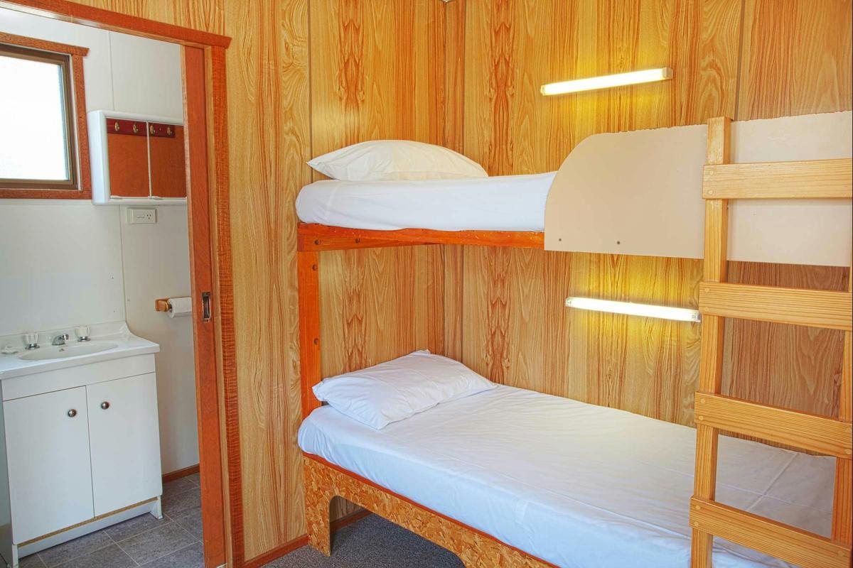 Economy Studio Cabin - Sleeps 4