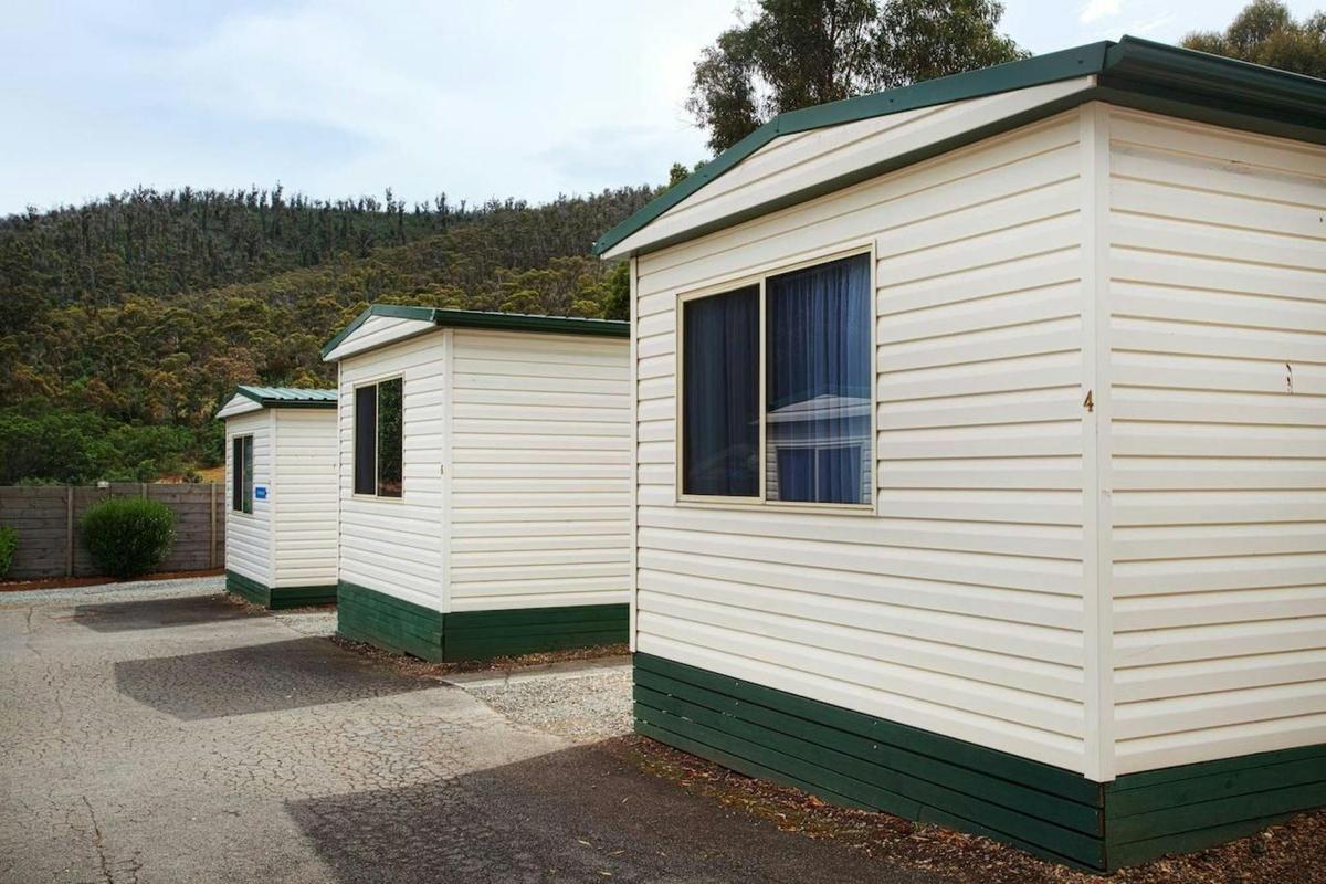 Standard Studio Cabin - Double - Sleeps 4