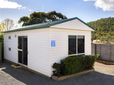 Standard 2 Bedroom Cabin - Sleeps 6