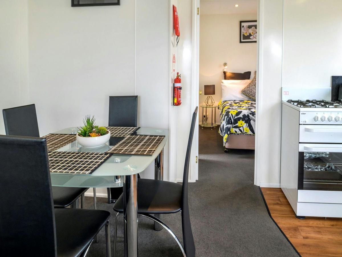 Superior Spa Cottage - Sleeps 2