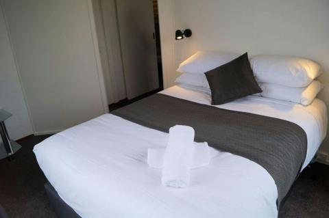 Superior Cottage - Sleeps 8