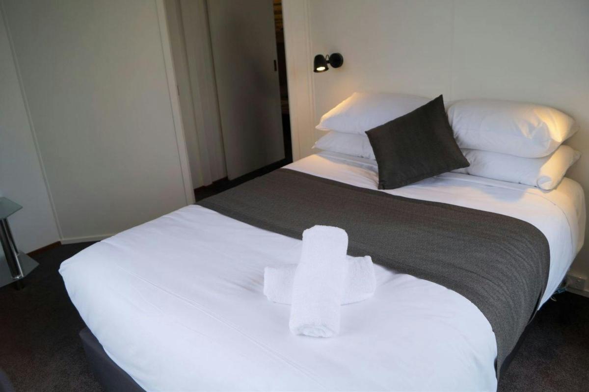Superior Cottage - Sleeps 8