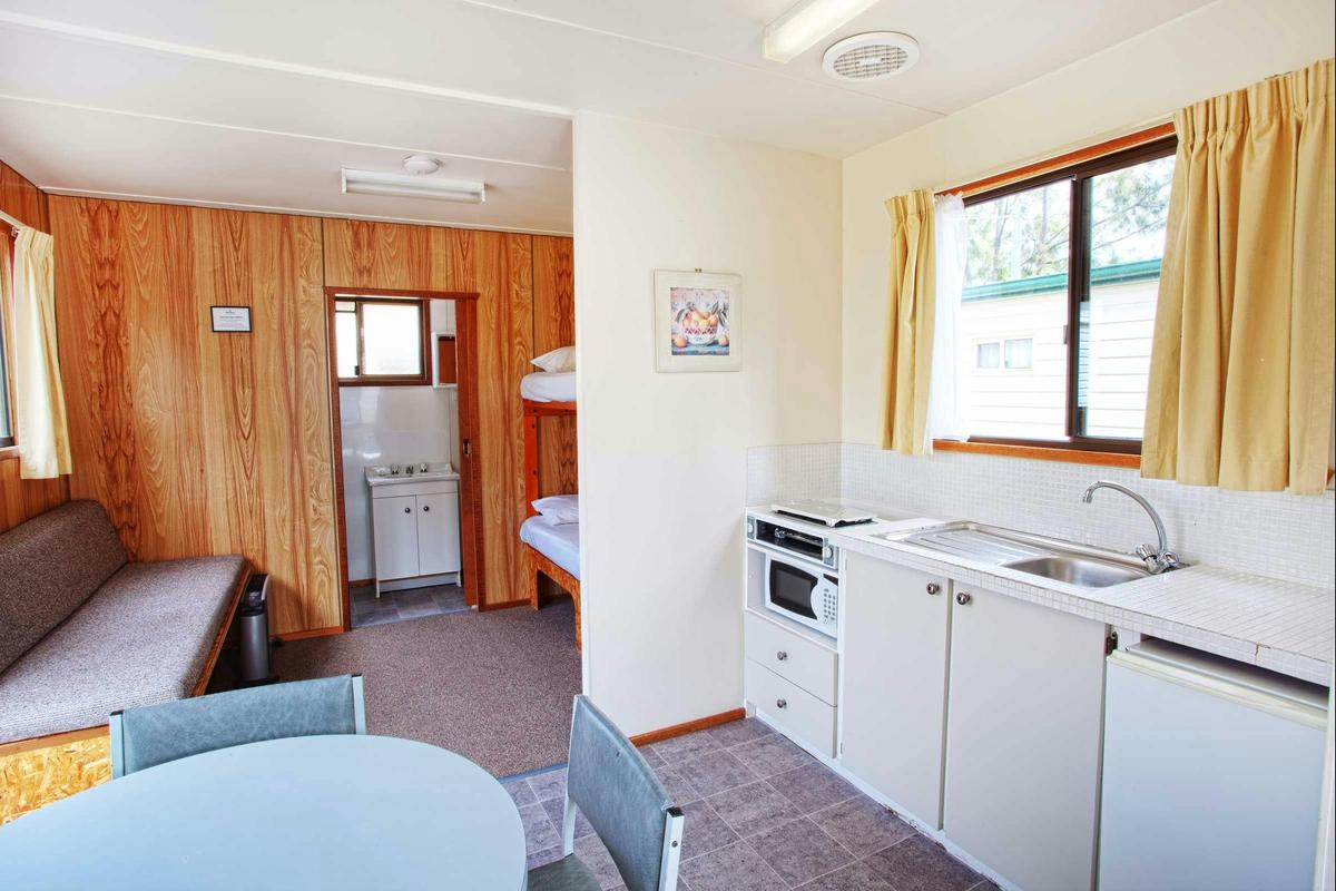 Economy Studio Cabin - Sleeps 4