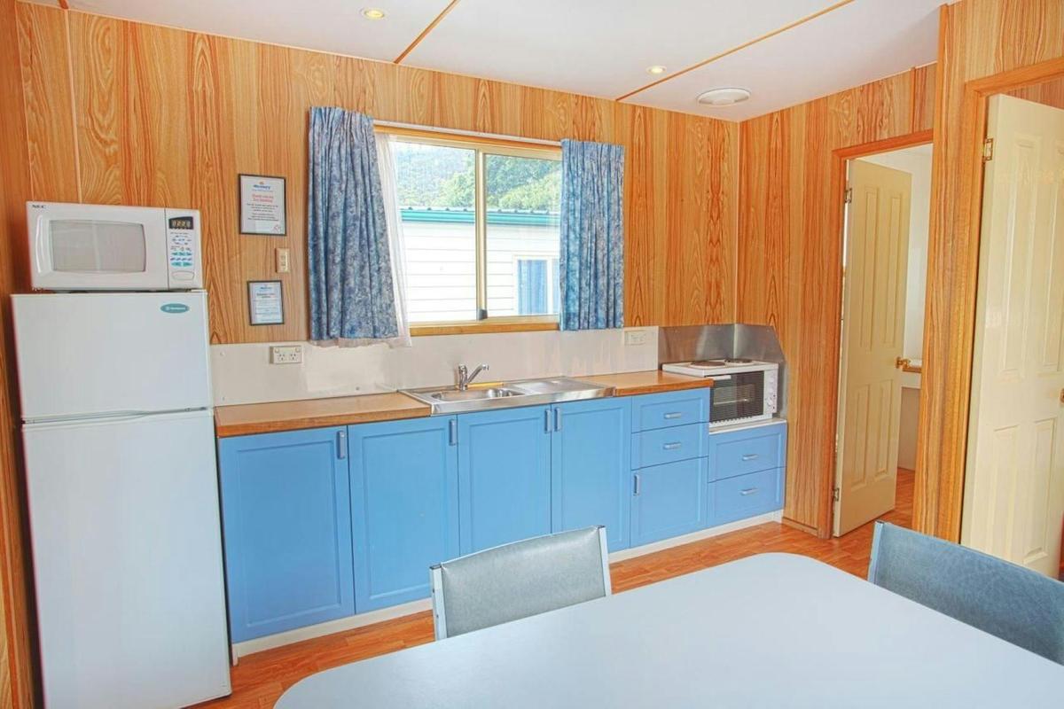 Standard Studio Cabin - Double - Sleeps 4
