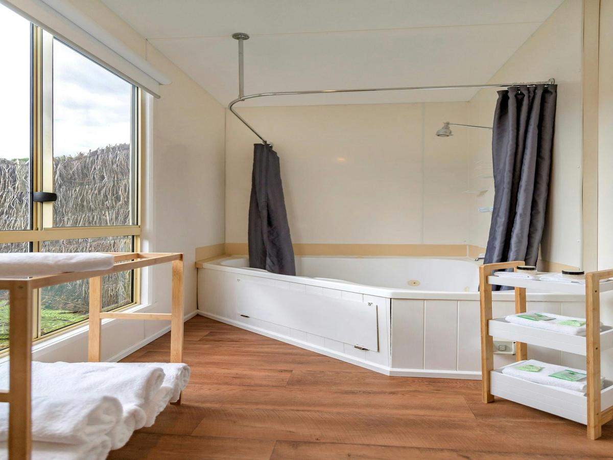 Superior Spa Cottage - Sleeps 2