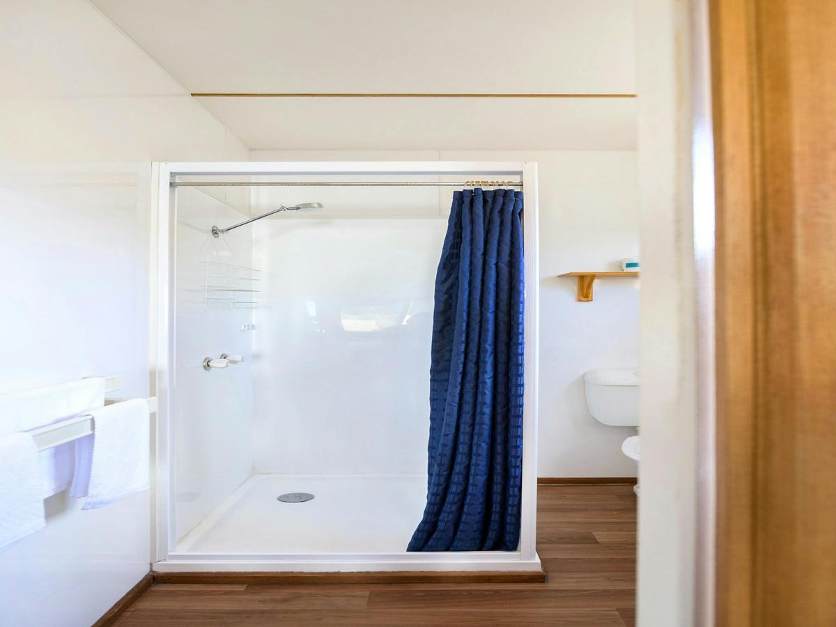 Standard Studio Cabin - Double - Sleeps 4