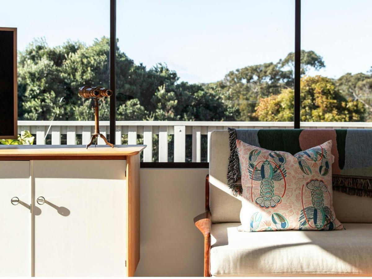 Lounge - Sunny with views to Skeleton Bay