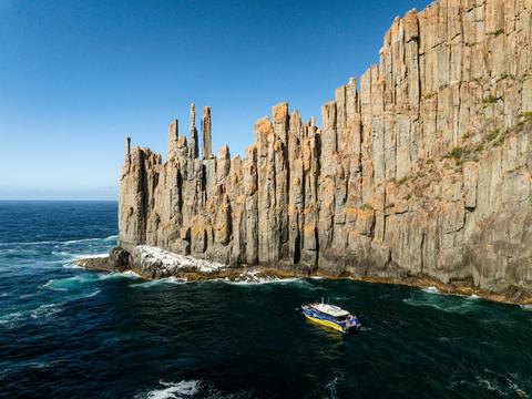 Cape Raoul Cruises - Pennicott Wilderness Journeys