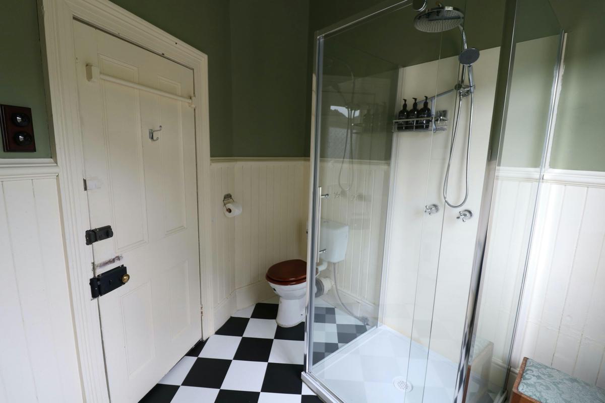 Bathroom for Room 1