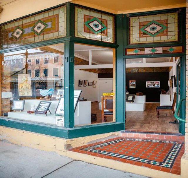 Raven Art Gallery