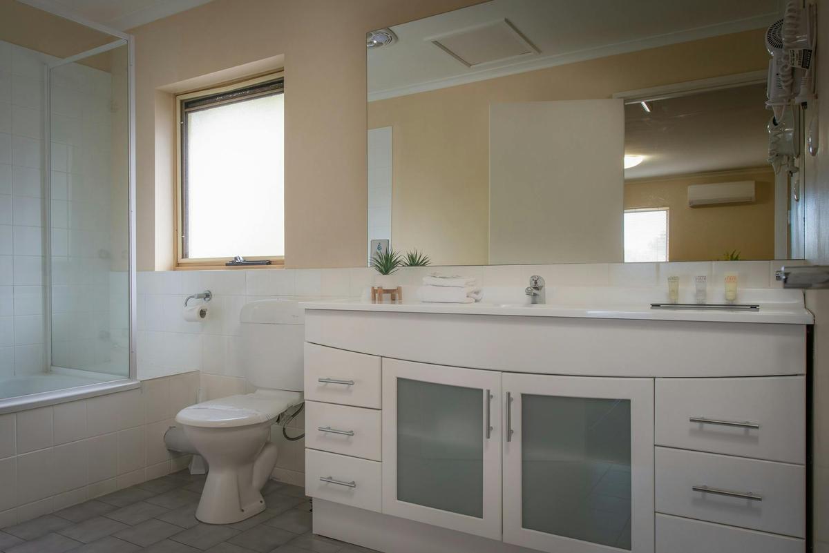 Two Bedroom Apartment with Internal Staircase