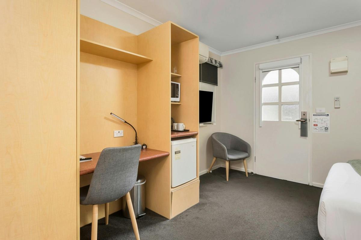 Standard Queen Room