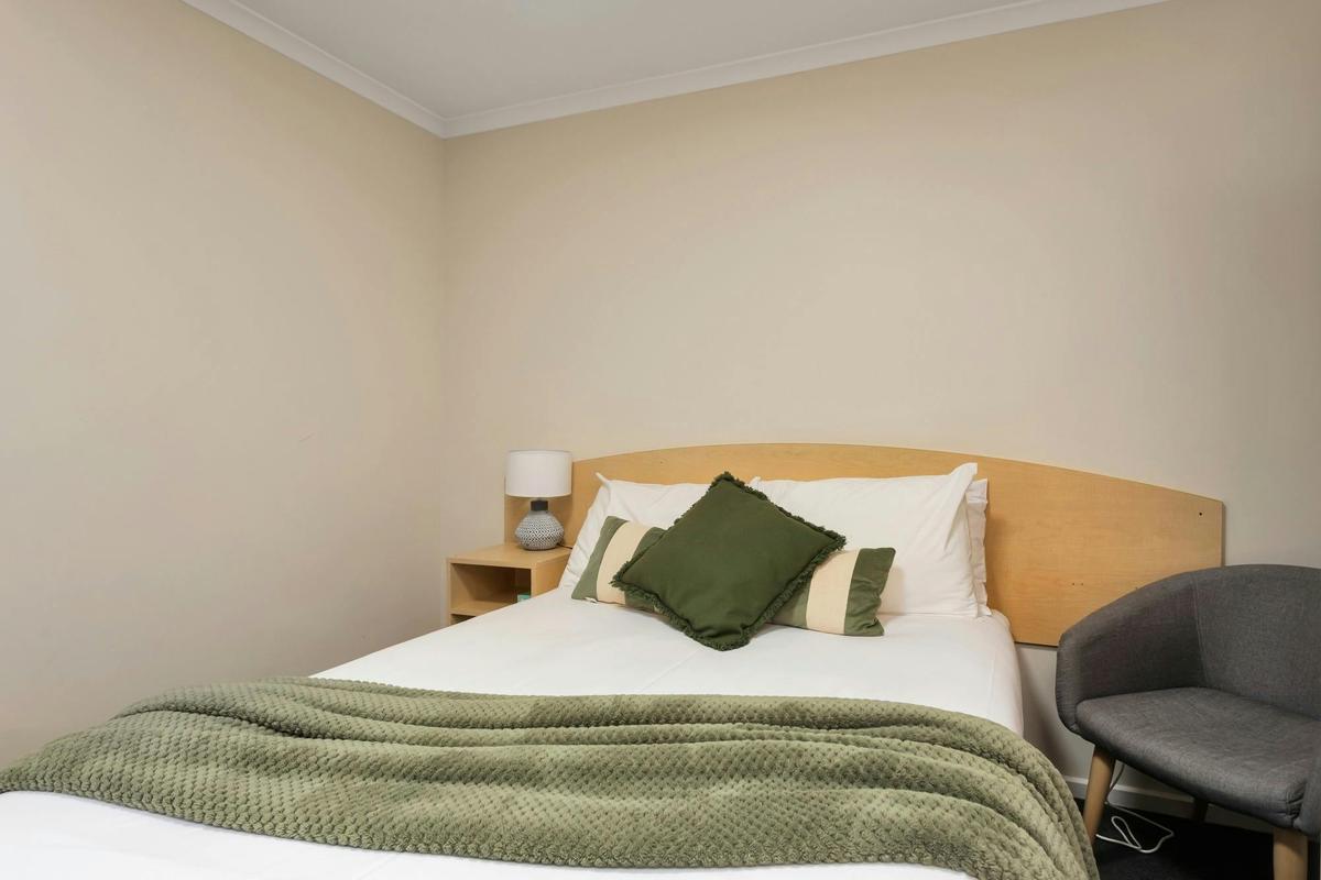 Standard Queen Room