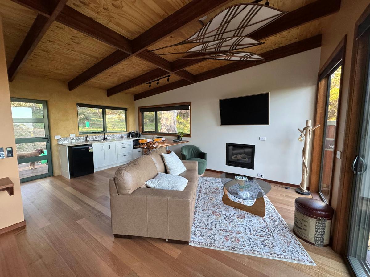 Wedge tailed pod living area