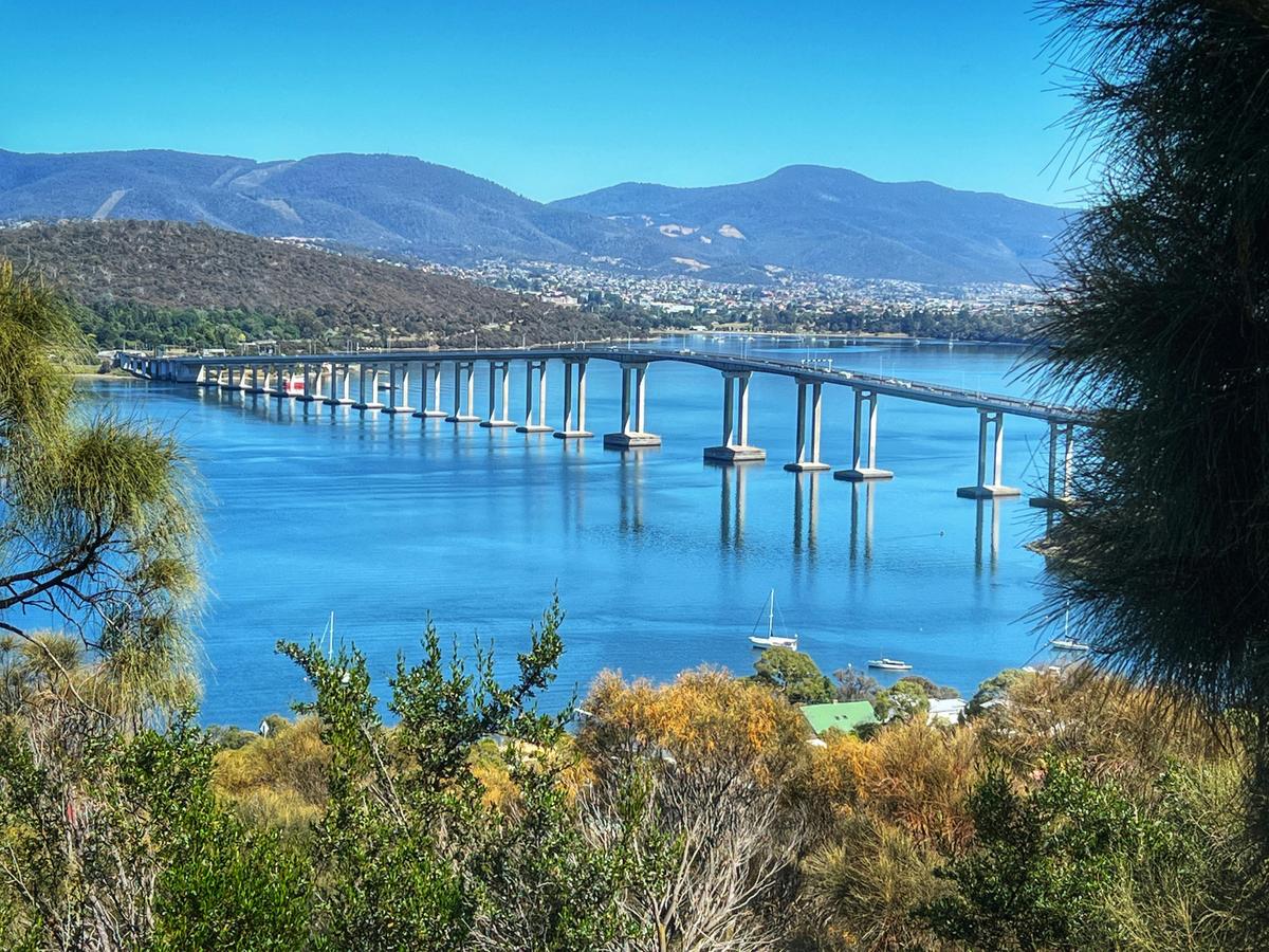 Hobart's Premier Tour