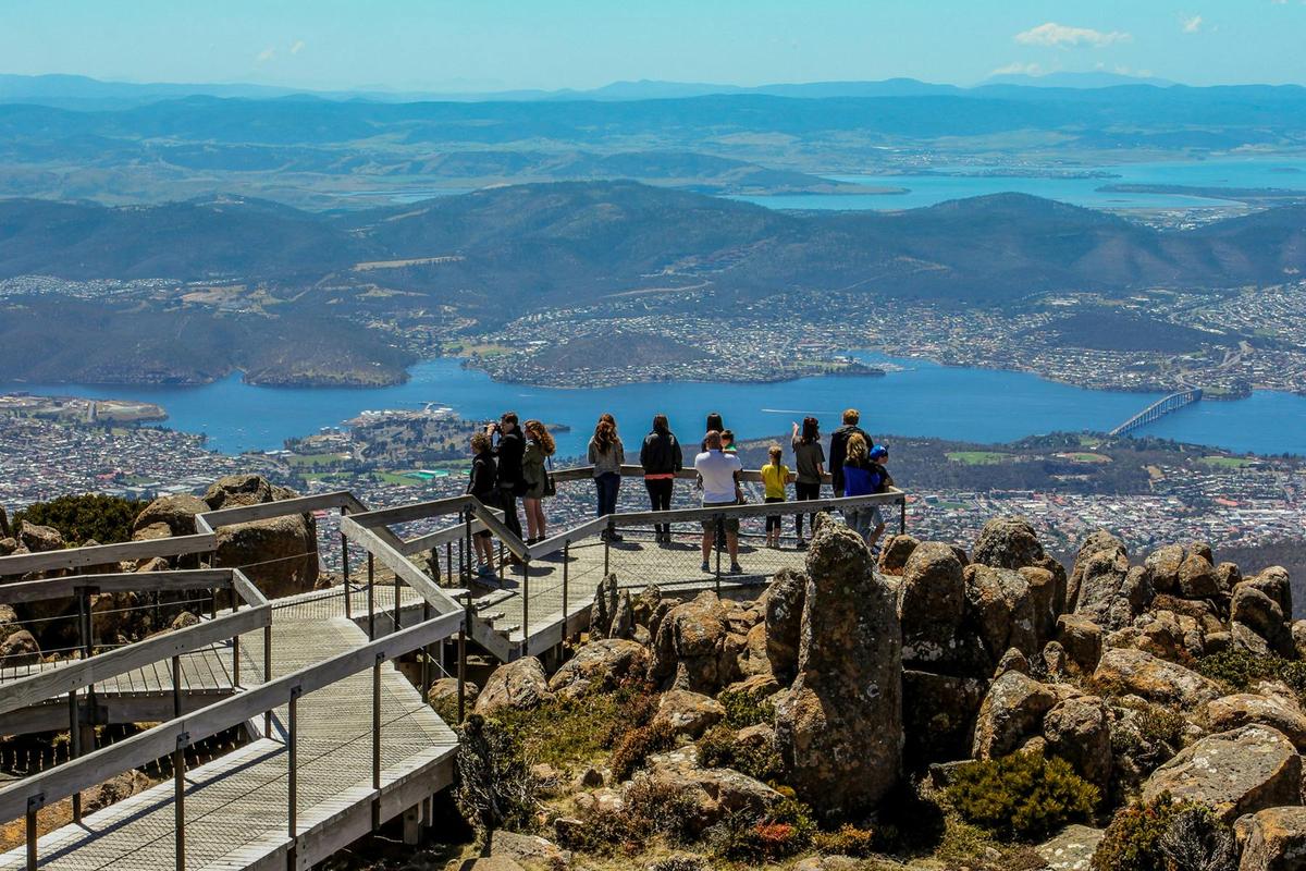 Grand Hobart Tour including Richmond Village and Bonorong Wildlife Park