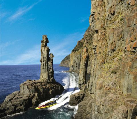 Bruny Island Wilderness Cruise with Kettering Pickup
