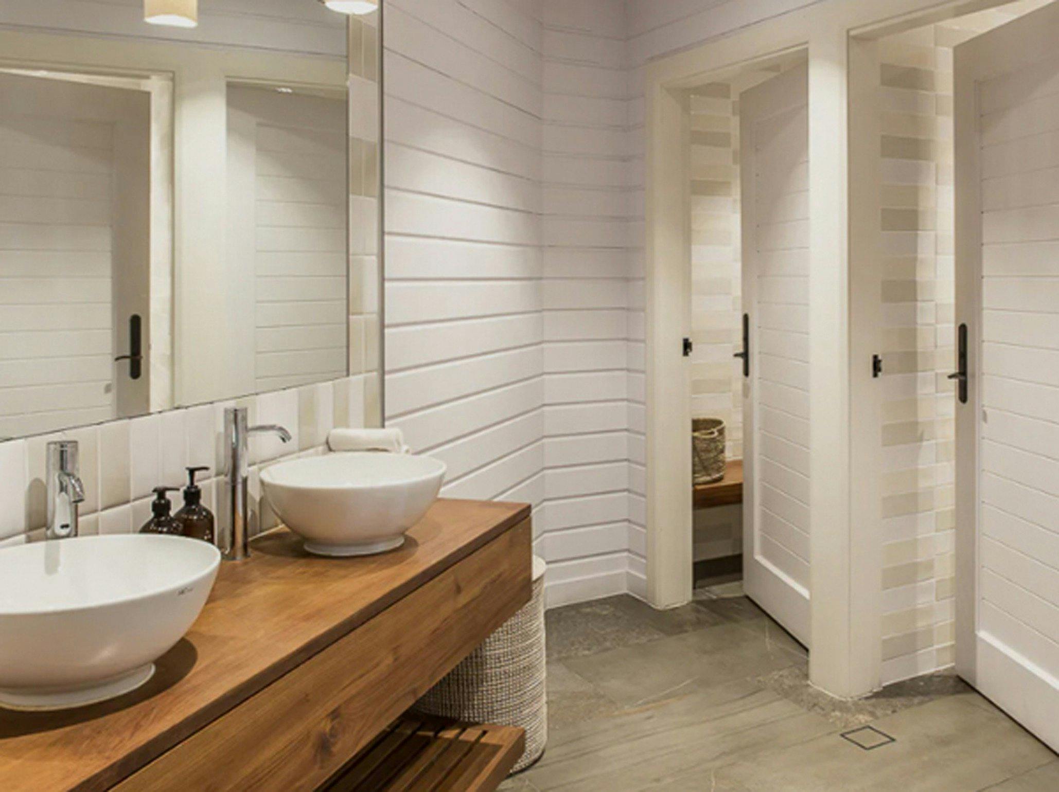 Slip into an Italian linen robe.