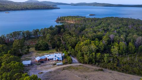 Bruny Island Lodge